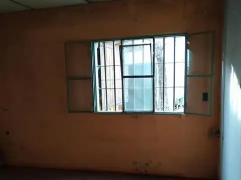 CASA A RECICLAR CON PILETA P.ESTHER