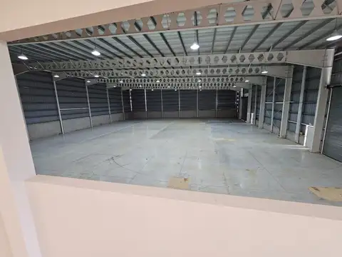 Venta nave con alquiler vigente en Micro Pi (Parque Industrial)