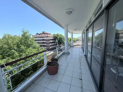 Departamento en Venta con 2 cocheras