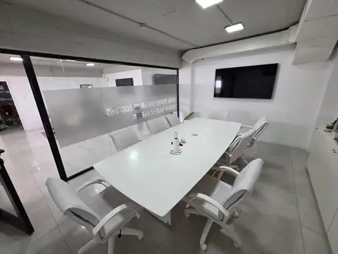 Oficina 4 ambientes con 3 baños