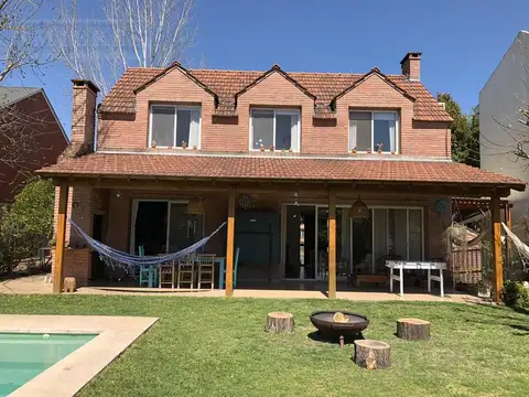 Casa en Alquiler Temporario en Jacarandá