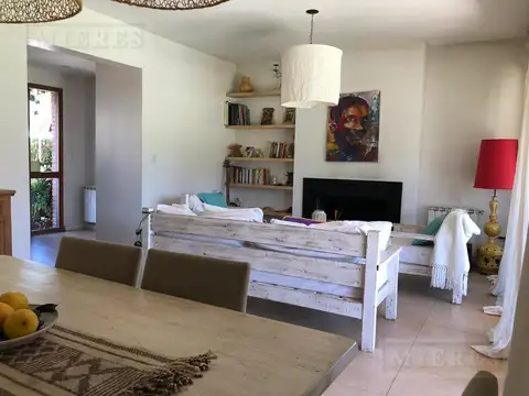 Casa en Alquiler Temporal con 3 cocheras