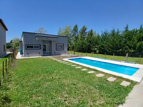 Casa 4 ambientes con 2 baños