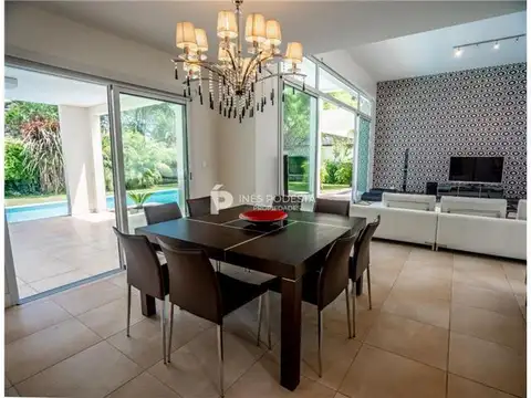 Casa en Venta en Punta del Este, USD 1.700.000