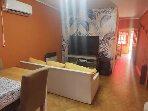 Casa en Venta con 4 cocheras