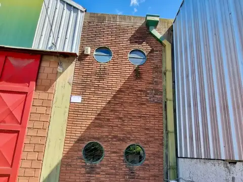 Galpon en pilar centro ruta 25