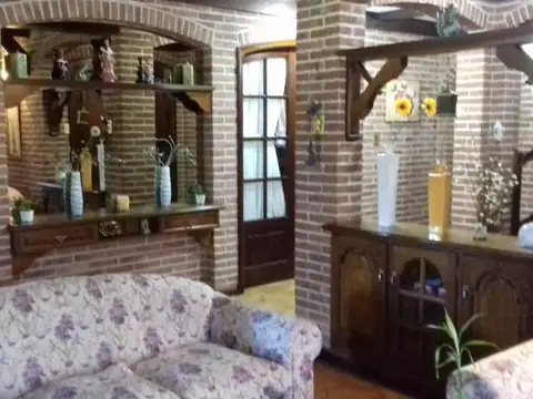 Casa 4 ambientes con 3 baños