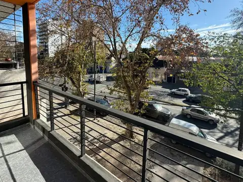 Pellegrini 3700, Piso 1