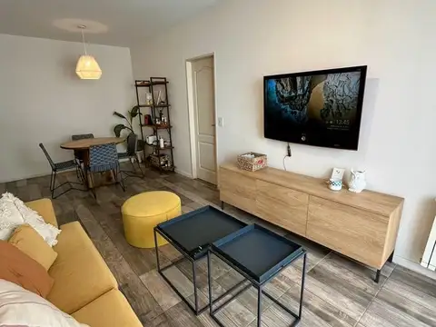 Juan F. Seguí al 4600 entre Sinclair y Godoy Cruz