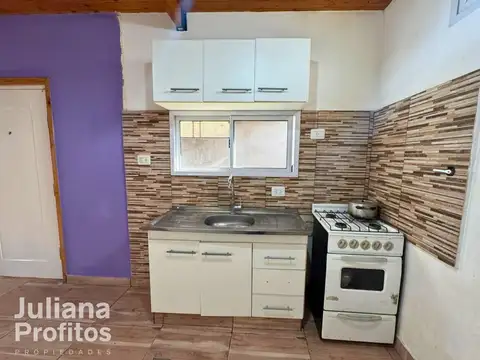 OPORTUNIDAD EN BERAZATEGUI – CASA DE 3 AMBIENTES CON EXCELENTE UBICACIÓN