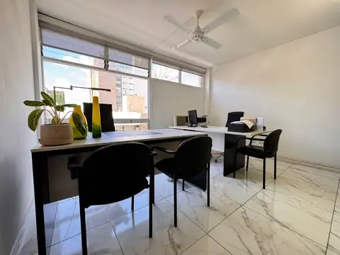 VENTA: Oficina de 27 m2 en pleno Centro de Rosario (opción amueblada)