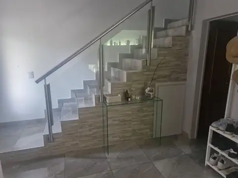 Depto Tipo Casa 4 ambientes con 2 baños