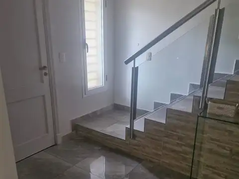 Depto Tipo Casa en Venta con 1 cocheras