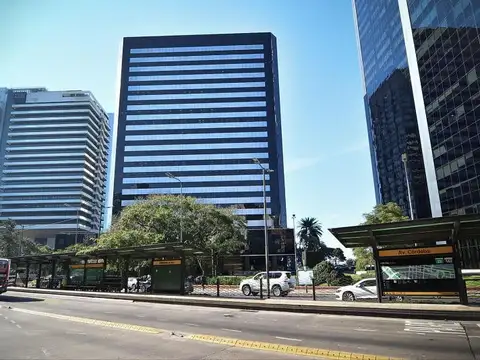 Oficina en Venta con 18 cocheras