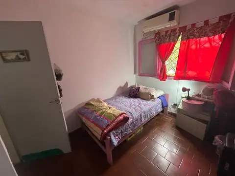 Casa 6 ambientes con 2 baños