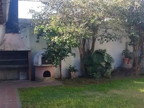 CASA 134 ESQ 61 CASA 2 PLANTAS CON LOCAL PERMUTA