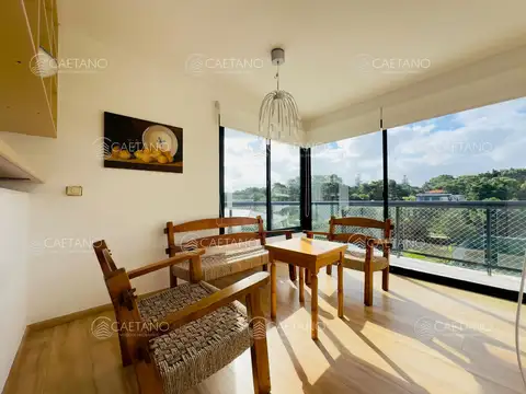 Apartamento en venta frente a playa brava.