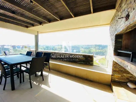 Departamento en venta de 3 dormitorios y dependencia en Manantiales