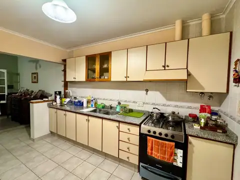 Casa 4 ambientes con 1 baño