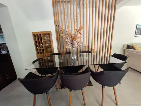 ALQUILER  Excelente Casa de 5 Ambientes con Pileta, Jardín, Terraza y Cochera en Belgrano / Coghlan