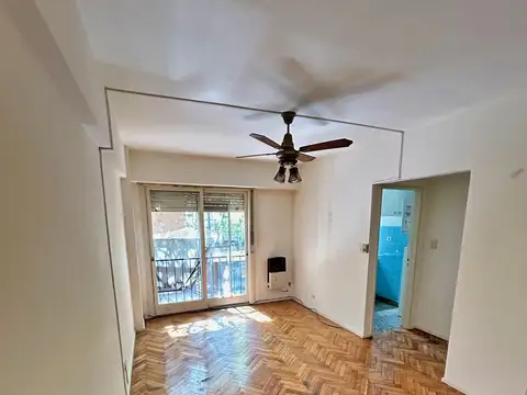 Estados Unidos 1700, Piso 1