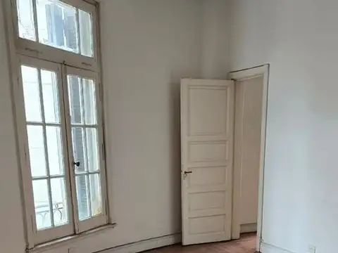 Oficina en Venta 70 años