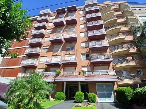 Departamento de 3 amb,  muy luminoso y excelente ubicacion
