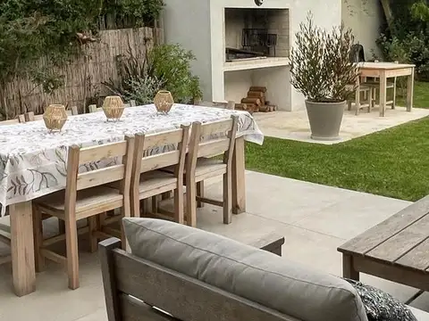 Casa en Alquiler en La Barra, USD 16.000