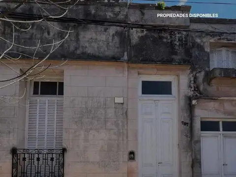 Casa antigua en venta en excelente ubicación y un hermoso patio