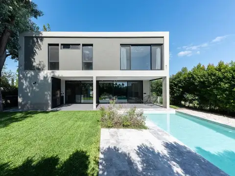 VENTA CASA 5 AMBIENTES EN SAN RAMON PILAR DEL ESTE