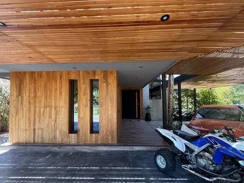 Casa 5 ambientes con 3 baños