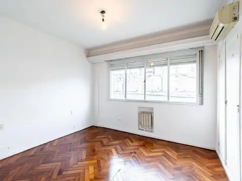 República de la India entre Gutierrez y Las Heras