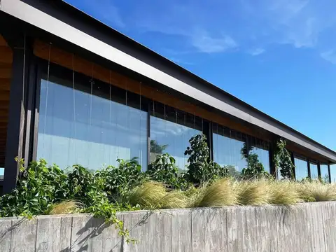 Av. Arturo Illia 100