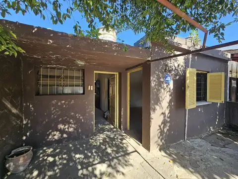 VENTA CASA 3 DORMITORIOS B REMEDIO DE ESCALADA