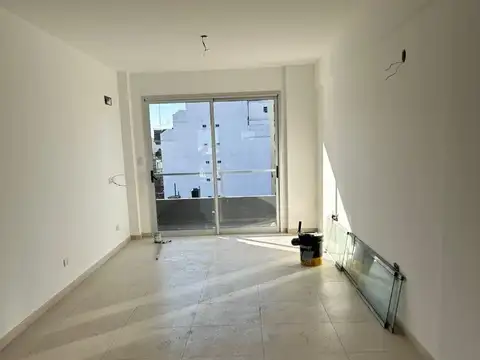 Pergamino 200, Piso 6