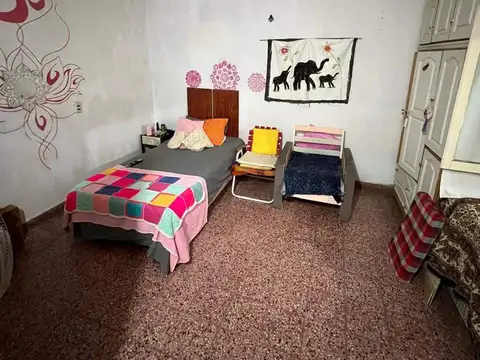 Casa 5 ambientes con 2 baños