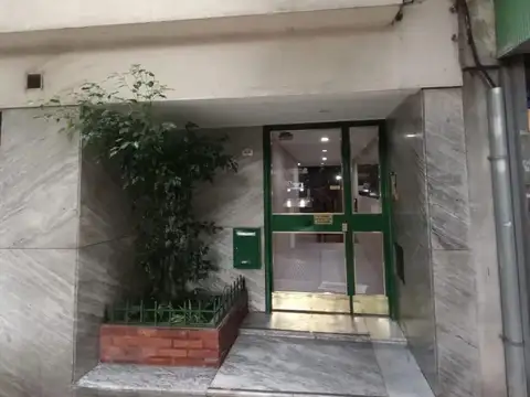 Ecuador e/ Santa Fe y Charcas