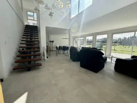 autovia 2 kilometro 300, Piso 0