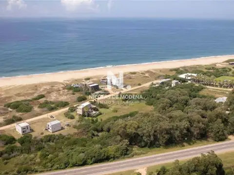 Terreno a solo 200 metros del mar en Santa Mónica – José Ignacio