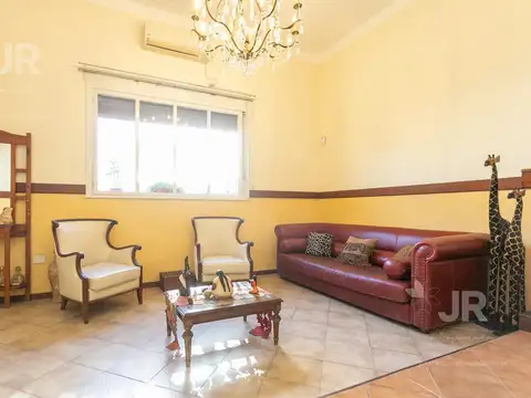 Depto Tipo Casa en Venta 60 años