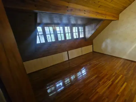 Depto Tipo Casa 4 ambientes con 2 baños