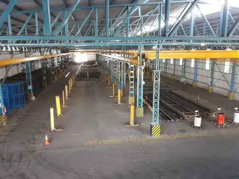 Alquiler Galpón 4725 m2   Oficinas - Parque Industrial Alvear