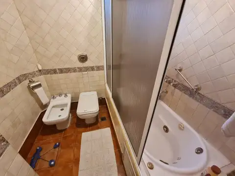 Casa en venta de 4 dormitorios c/ cochera en Belén de Escobar