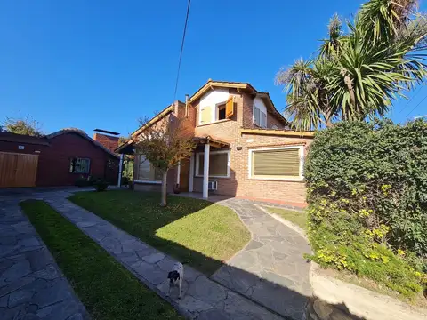 Casa en venta de 4 dormitorios c/ cochera en Belén de Escobar