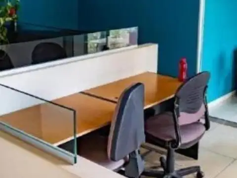 ALQUILO OFICINA CON SALA DE REUNIÓN, SUM, PILETA 