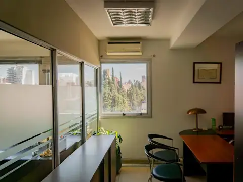 Oficina 5 ambientes con 2 baños