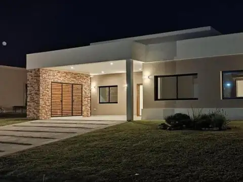 Casa en Venta en Country Santa Rita, USD 298.000