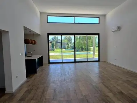 Casa en venta - 3 Dormitorios 4 Baños - 800Mts2 - San Vicente