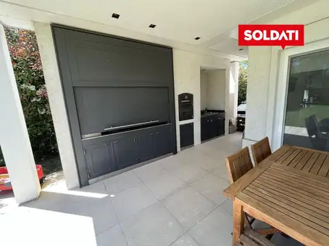 Casa 5 ambientes con 3 baños