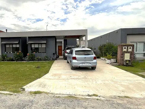 CASA 4 AMBIENTES EN ALQUILER LAGUNA AZUL